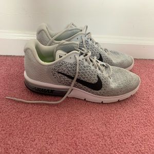 Nike Air Sequent 2